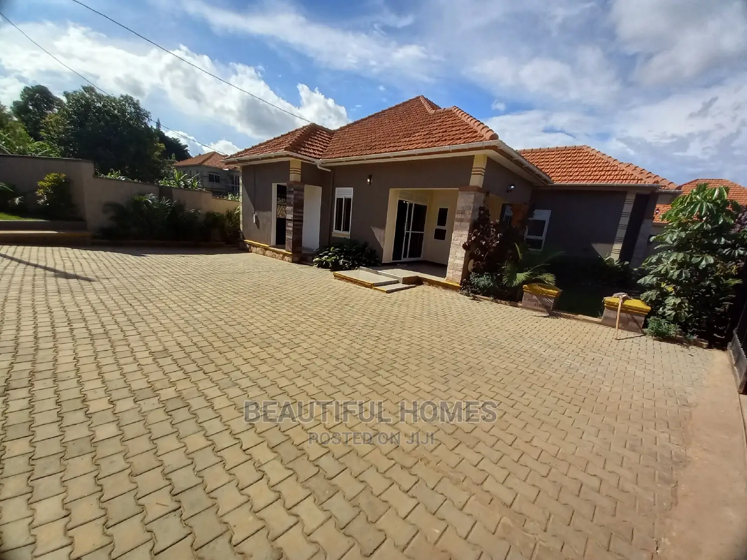 Furnished 4bdrm Bungalow in Kira Gated Estate for Sale