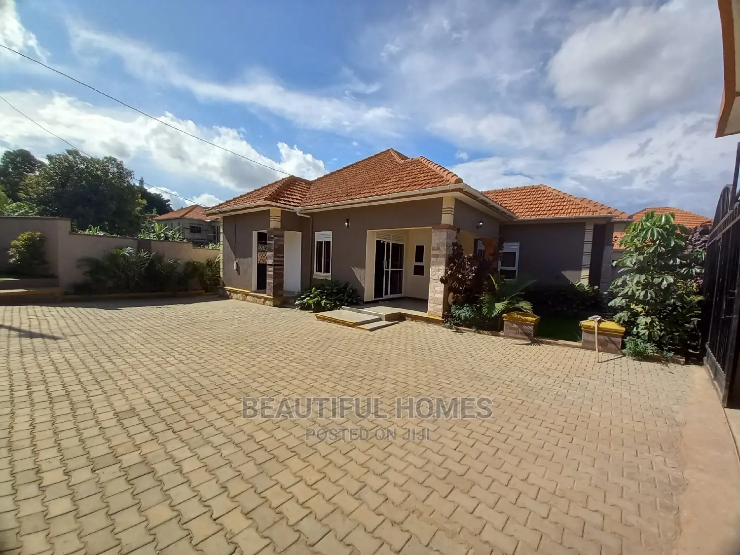 Furnished 4bdrm Bungalow in Kira Gated Estate for Sale