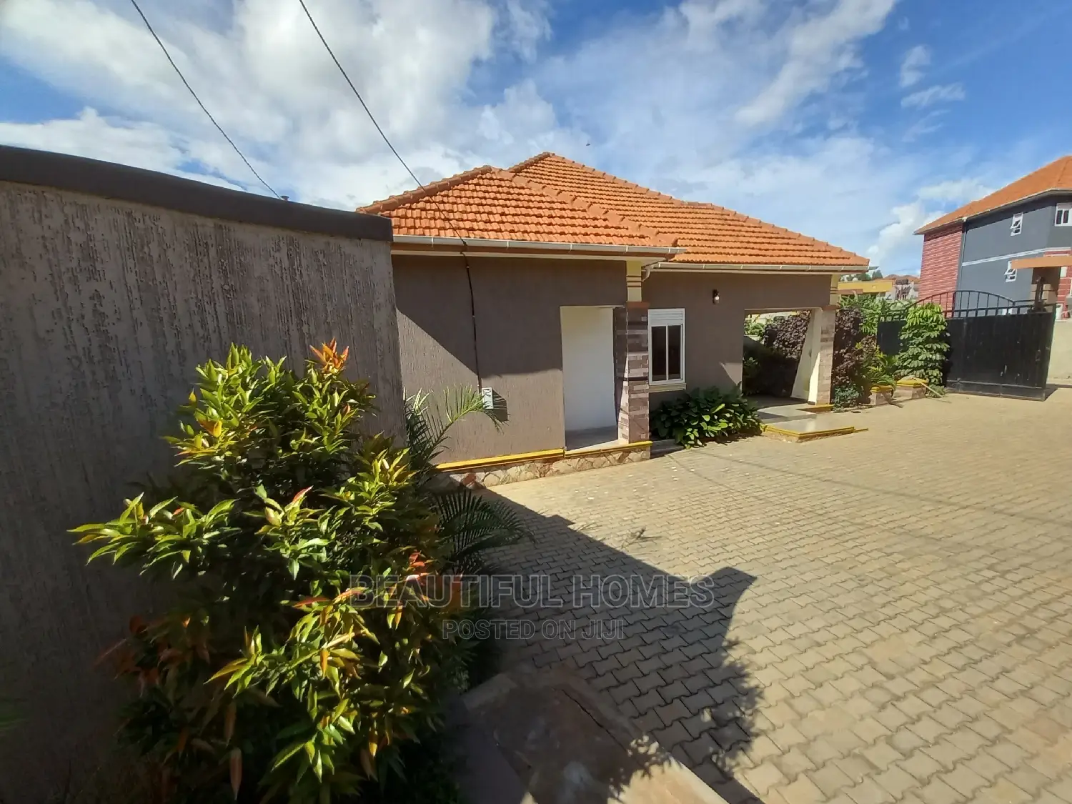 Furnished 4bdrm Bungalow in Kira Gated Estate for Sale