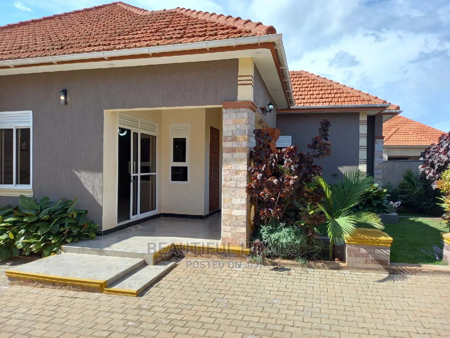 Furnished 4bdrm House in Kira Rich Estate for Sale