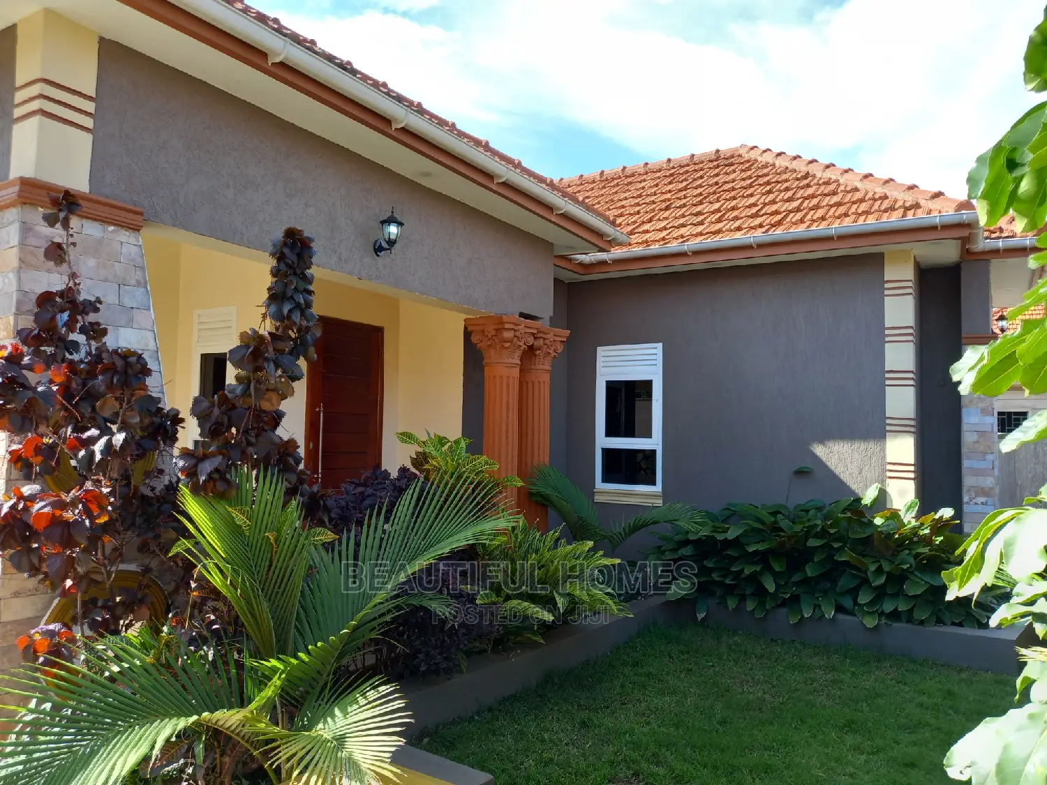 Furnished 4bdrm House in Kira Tarmack Lane for Sale