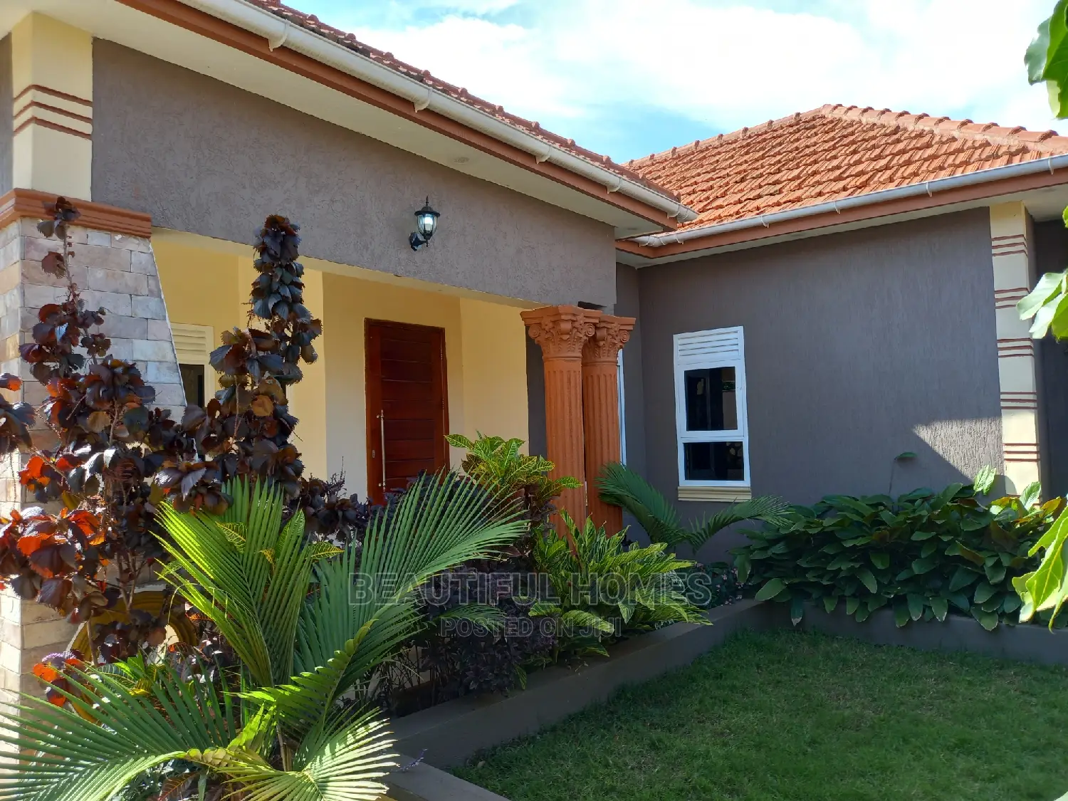 Furnished 4bdrm House in Kira Corporates for Sale