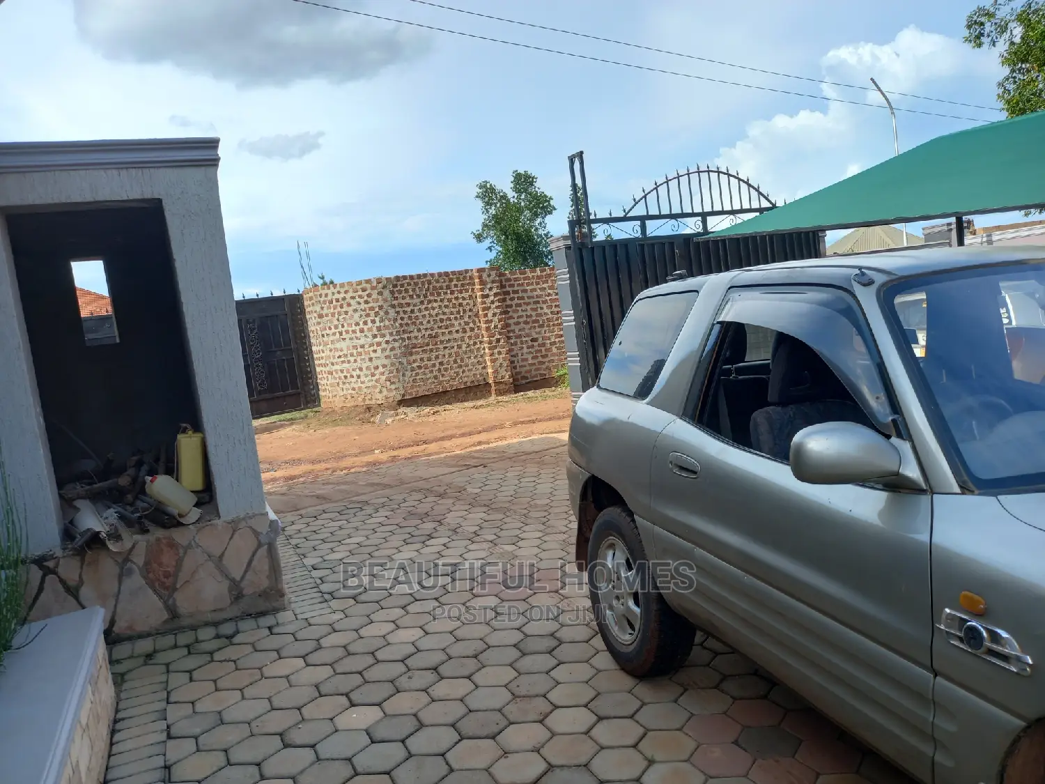 Furnished 4bdrm Bungalow in Nakwero Canaan, Kira for Sale