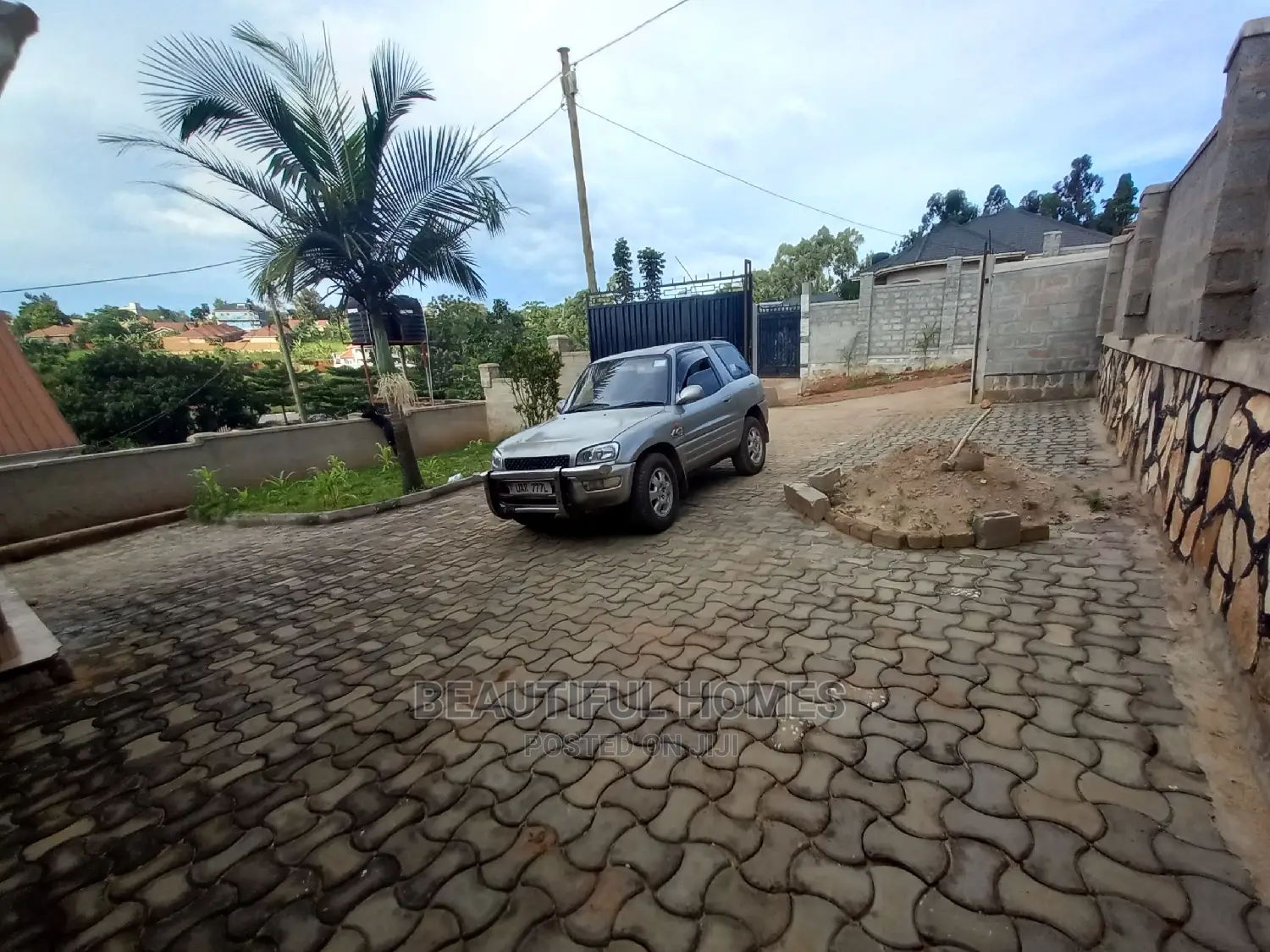 3bdrm House in Kira for Sale