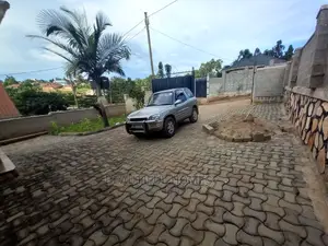 3bdrm House in Kira for Sale