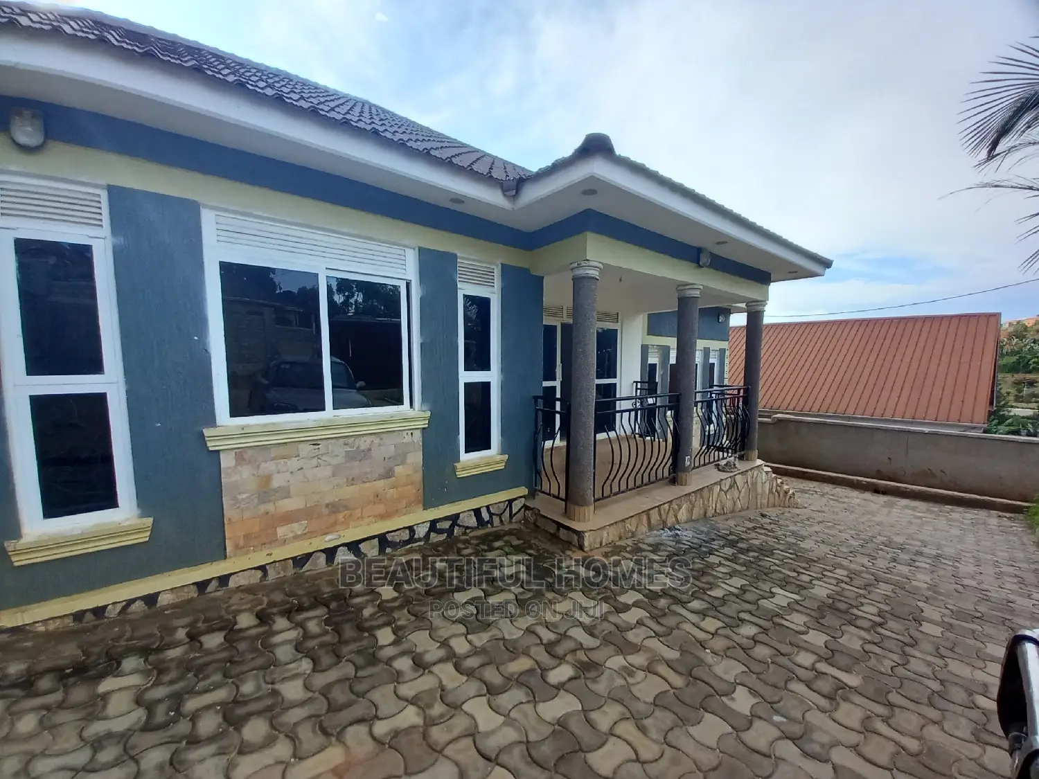 Furnished 3bdrm Bungalow in Kira Corporate for Sale