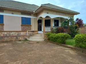 Furnished 4bdrm House in Kira Good Area for Sale