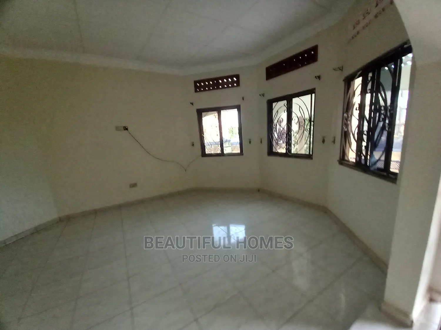 Furnished 4bdrm House in Kira Good Area for Sale