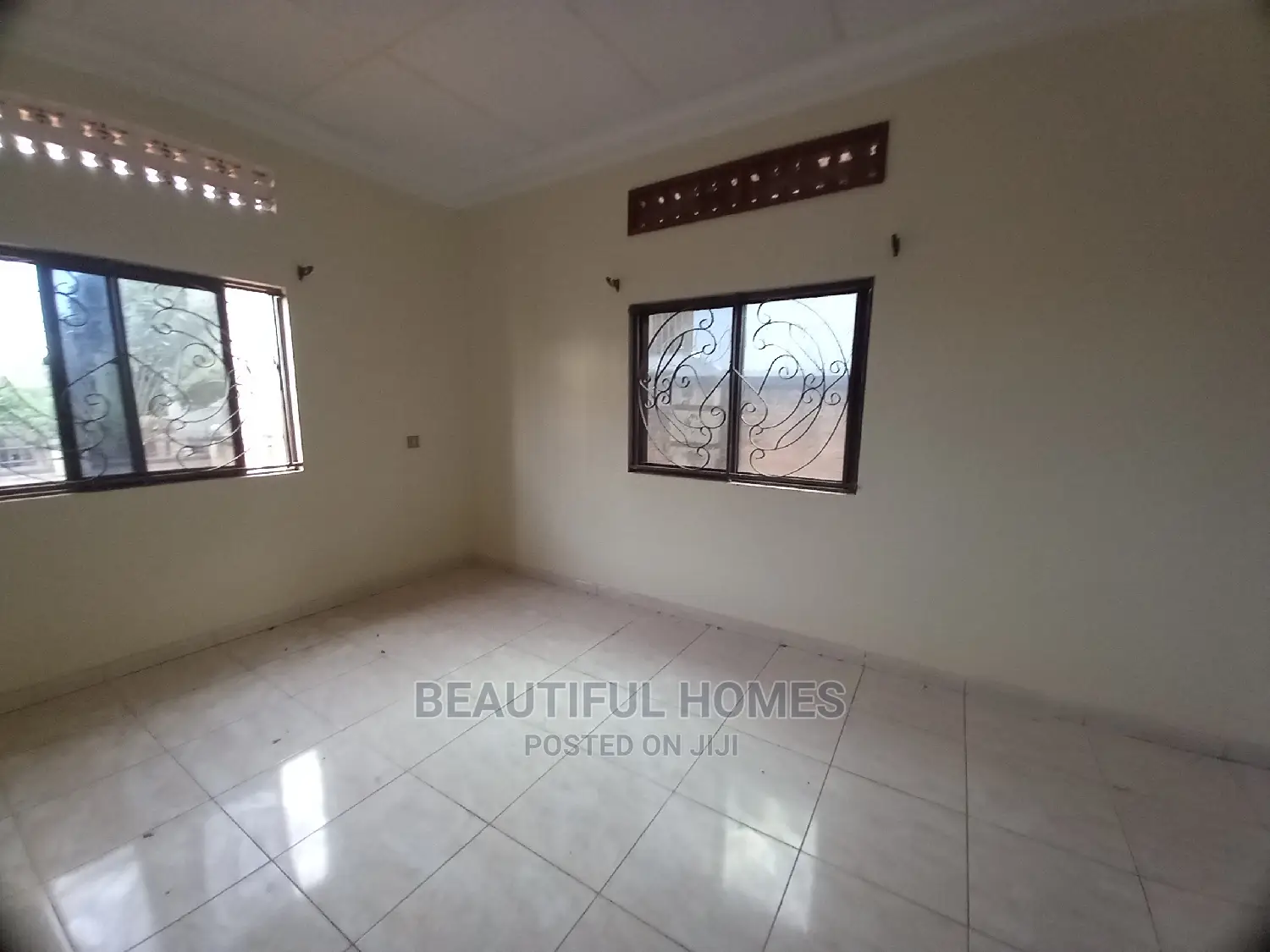 Furnished 4bdrm House in Kira Good Area for Sale