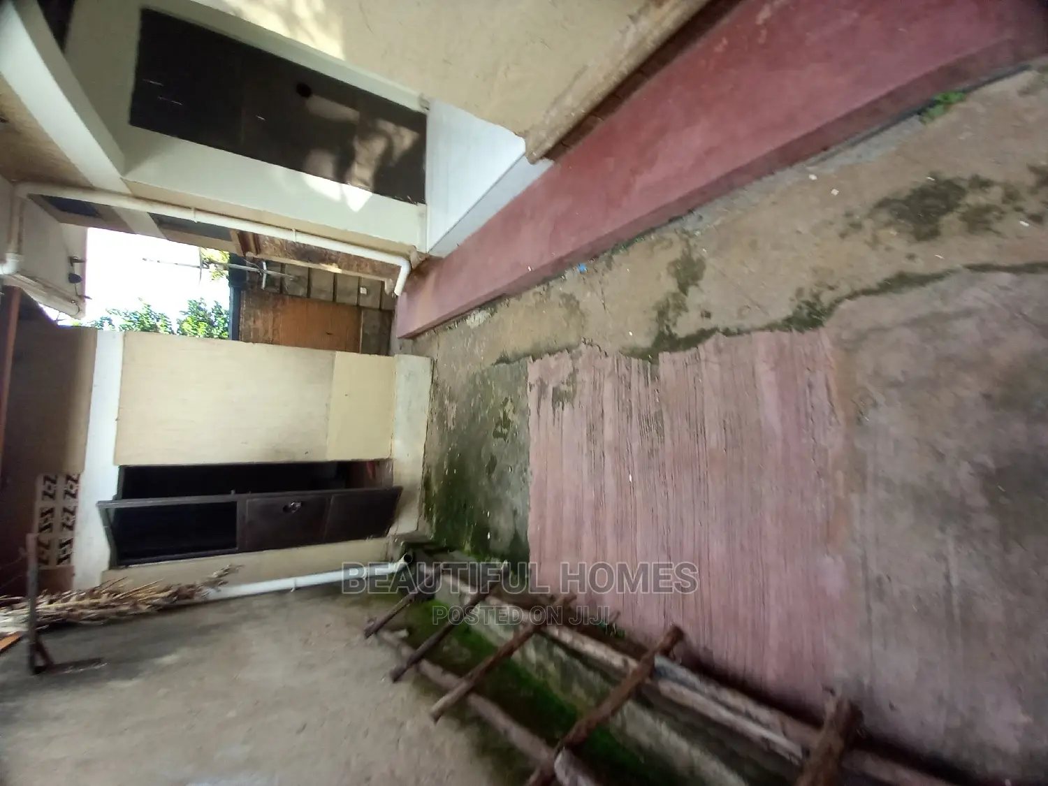 4bdrm Bungalow in Kira Corporate for Sale
