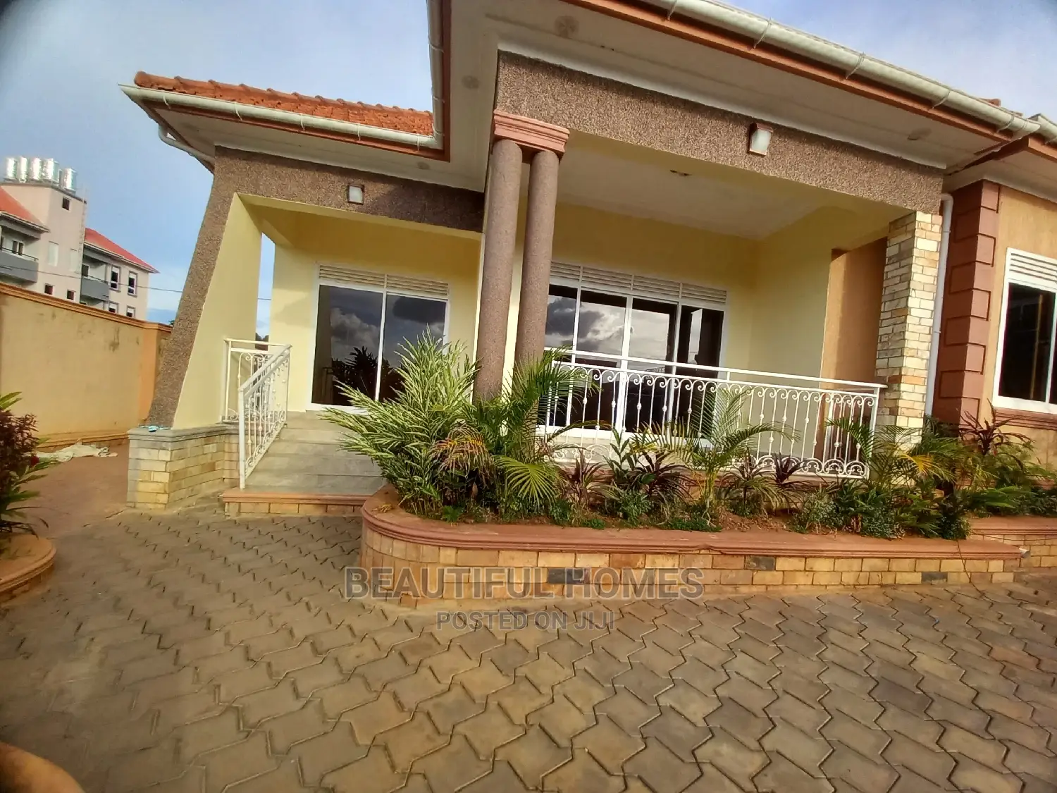 Furnished 4bdrm House in Kira Rich Class for Sale