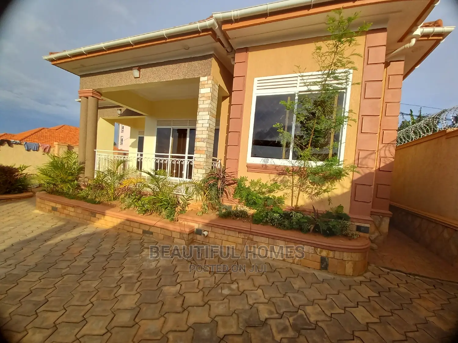 Furnished 4bdrm House in Kira Rich Class for Sale