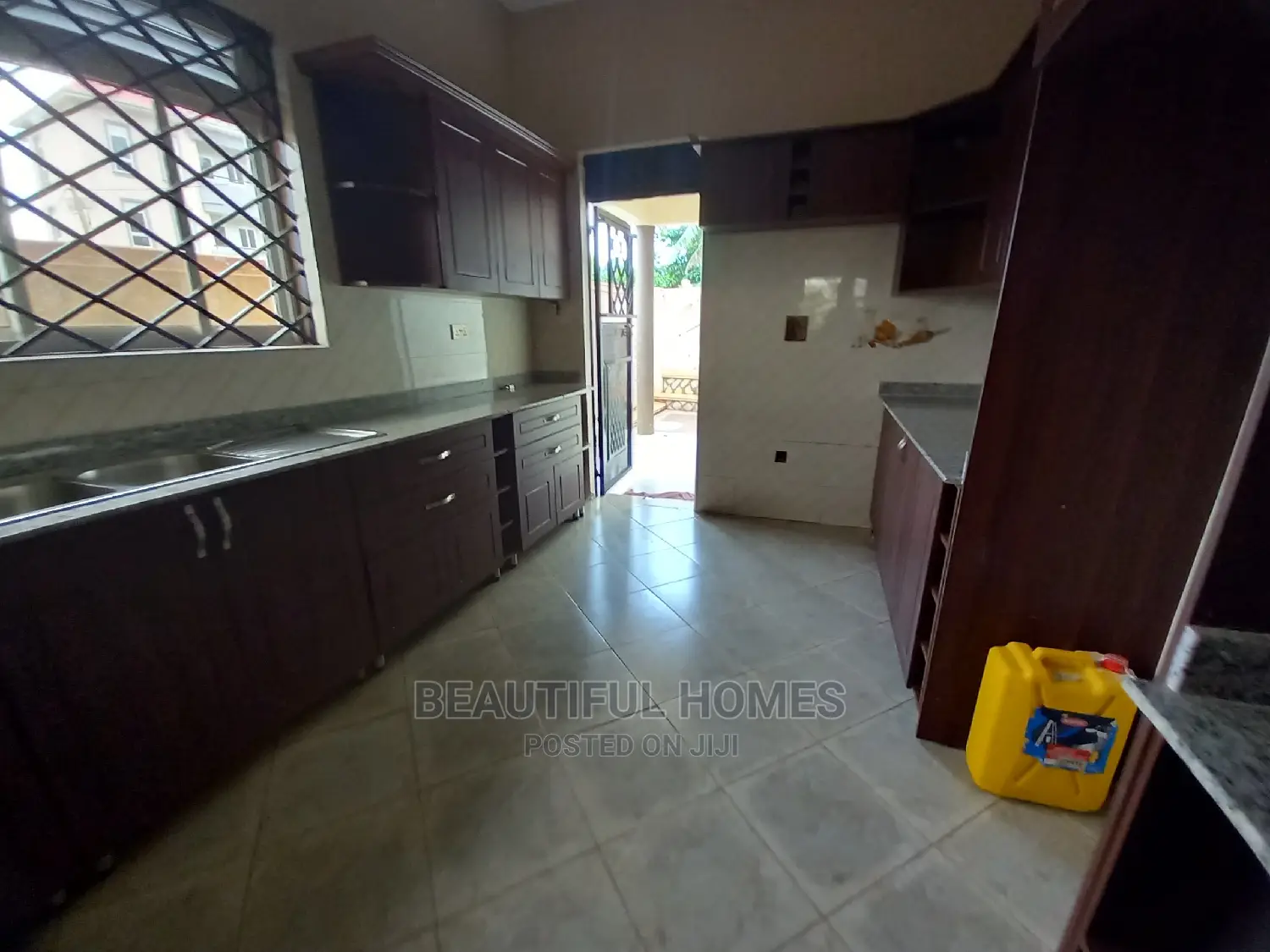 Furnished 4bdrm Bungalow in Kira Best Estate for Sale