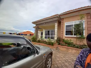 Furnished 4bdrm Bungalow in Kira Tarmacked for Sale