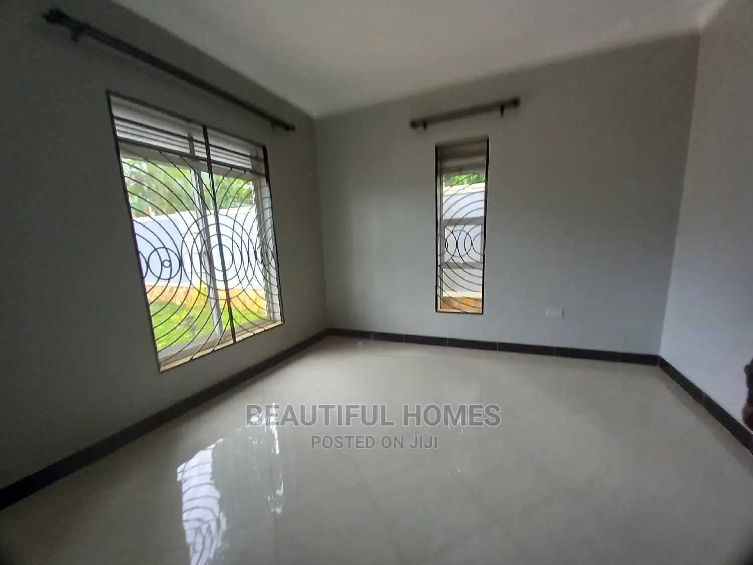 Furnished 4bdrm Bungalow in Kira Tarmacked for Sale