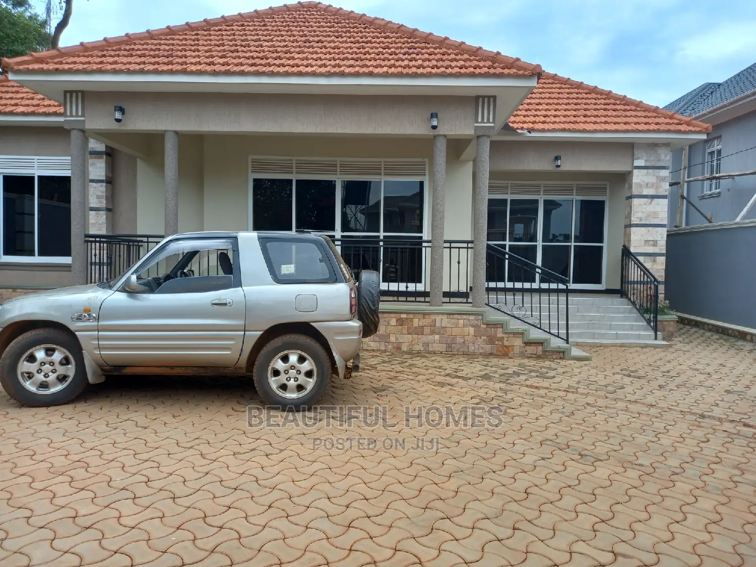 Furnished 4bdrm House in Kira for Sale