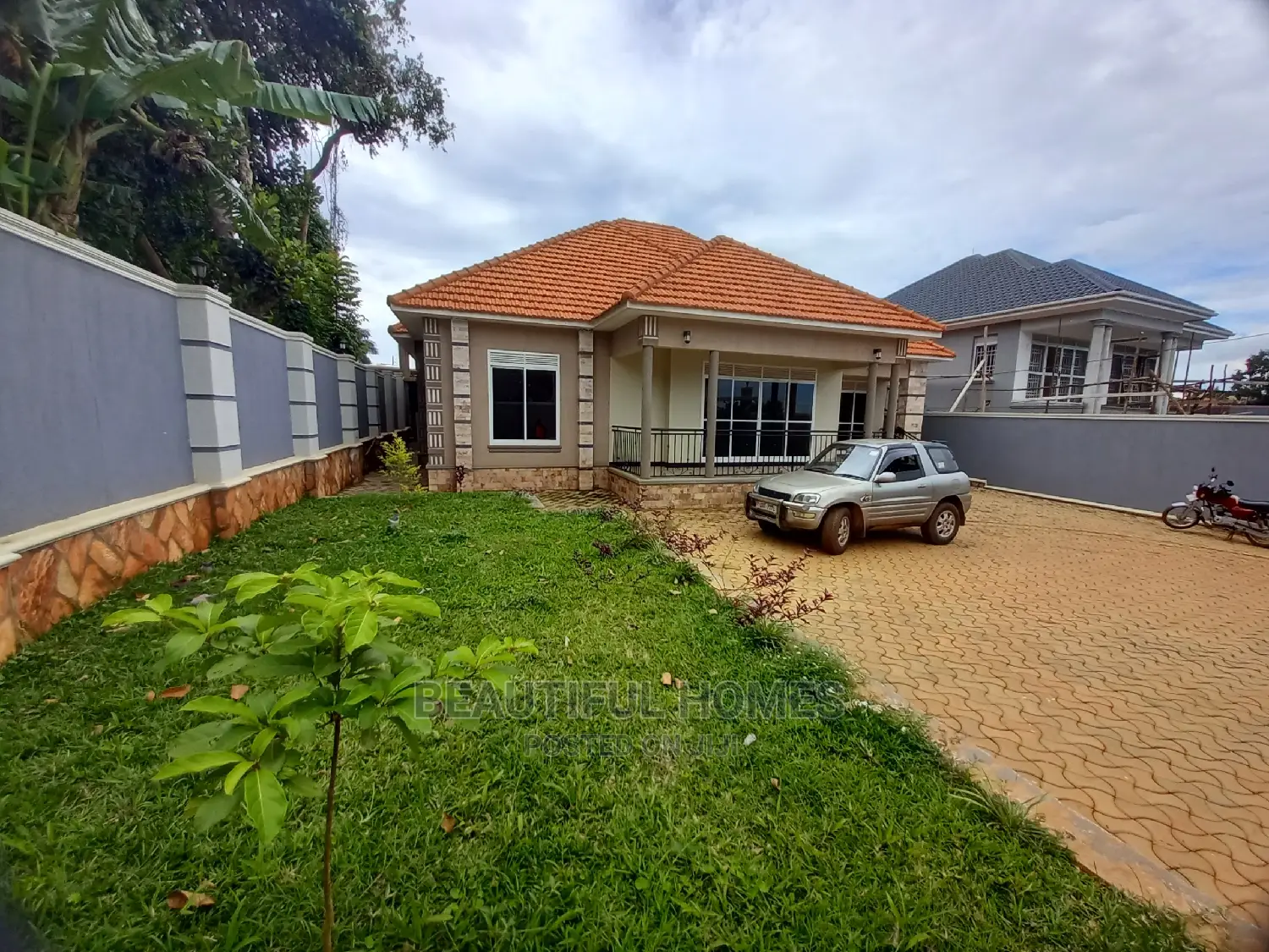 Furnished 4bdrm Bungalow in Kira for Sale