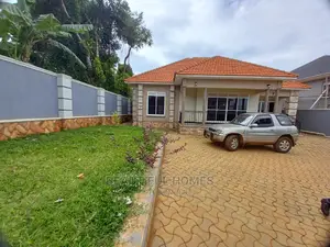 Furnished 4bdrm House in Kira Cool Area for Sale