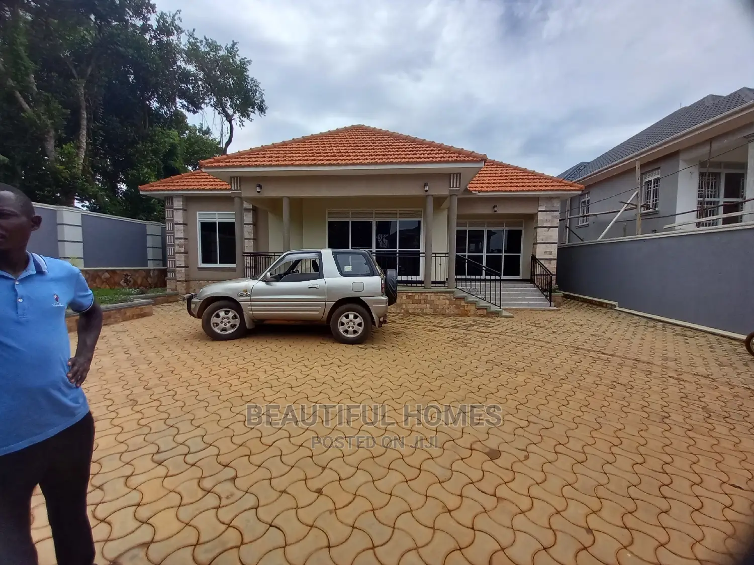 Furnished 4bdrm House in Kira Cool Area for Sale