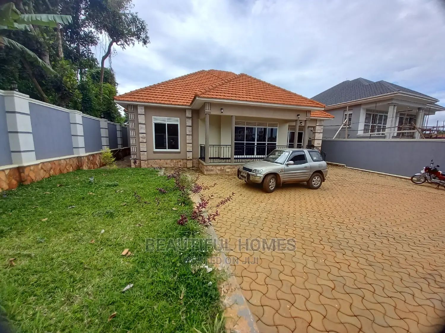 Furnished 4bdrm Bungalow in Kira for Sale