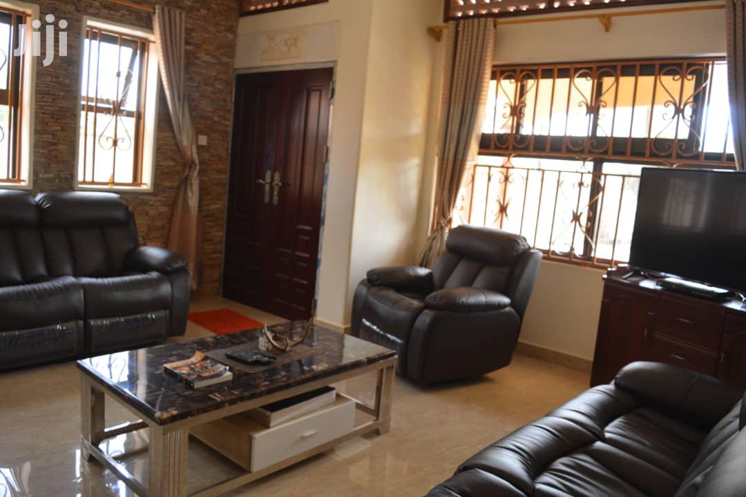 Furnished 3bdrm House in Kabowa, Makindye for Rent