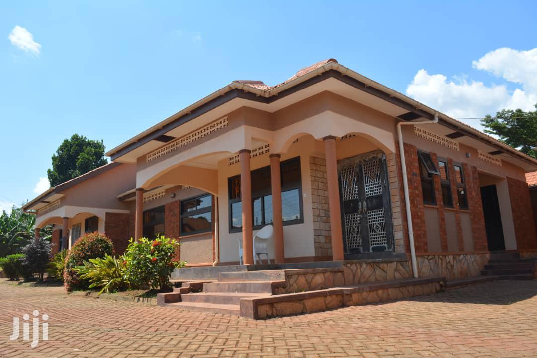 Furnished 3bdrm House in Kabowa, Makindye for Rent
