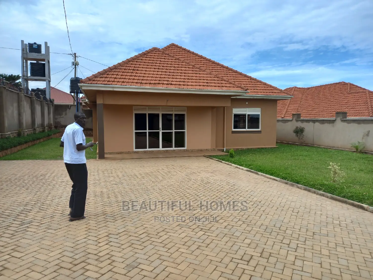 Furnished 4bdrm House in Kira for Sale