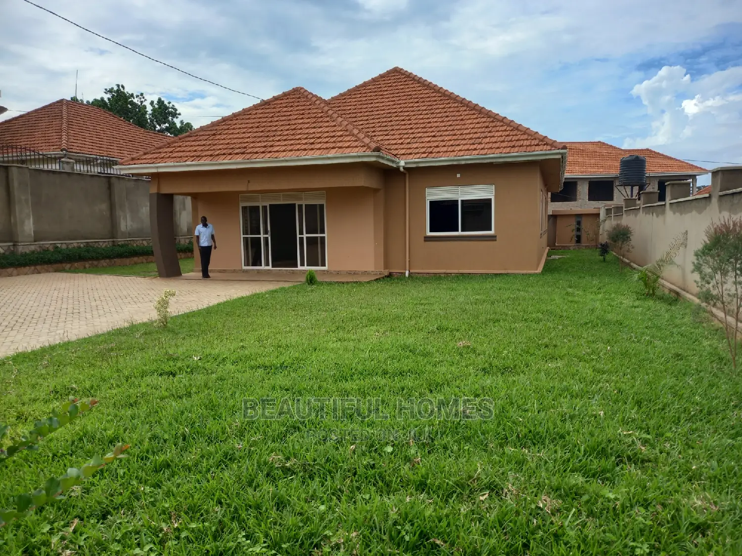 Furnished 4bdrm Bungalow in Kira Nice, Central Division for Sale