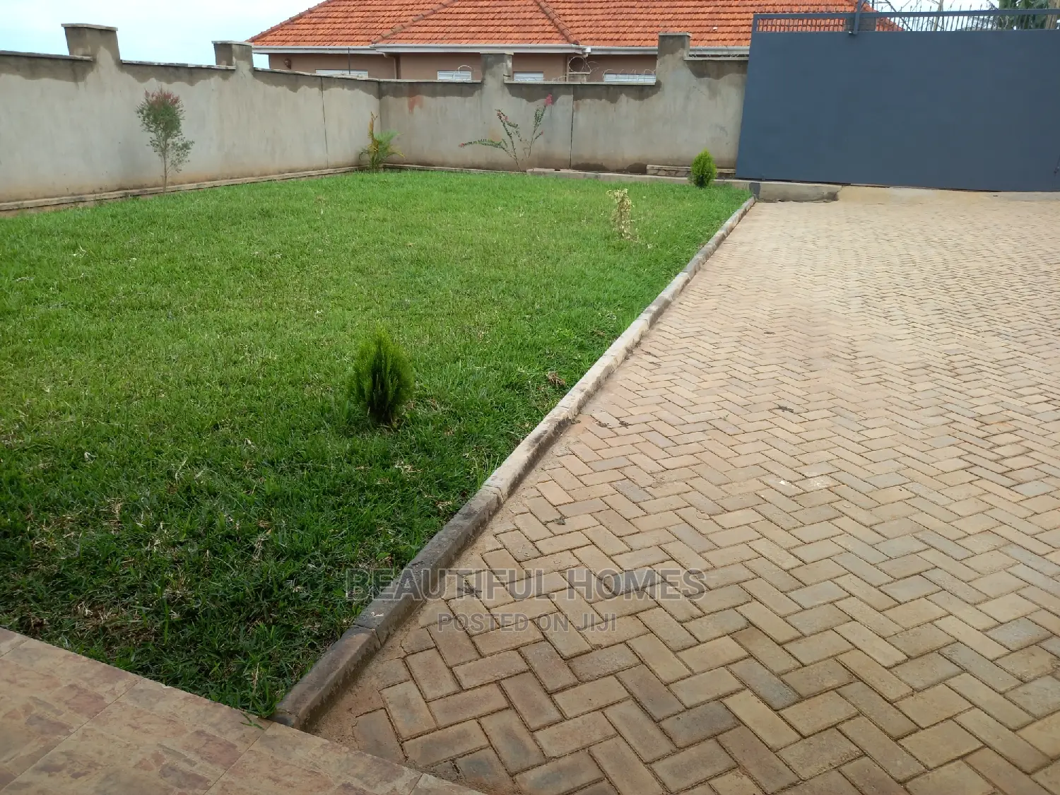 Furnished 4bdrm Bungalow in Kira Nice, Central Division for Sale