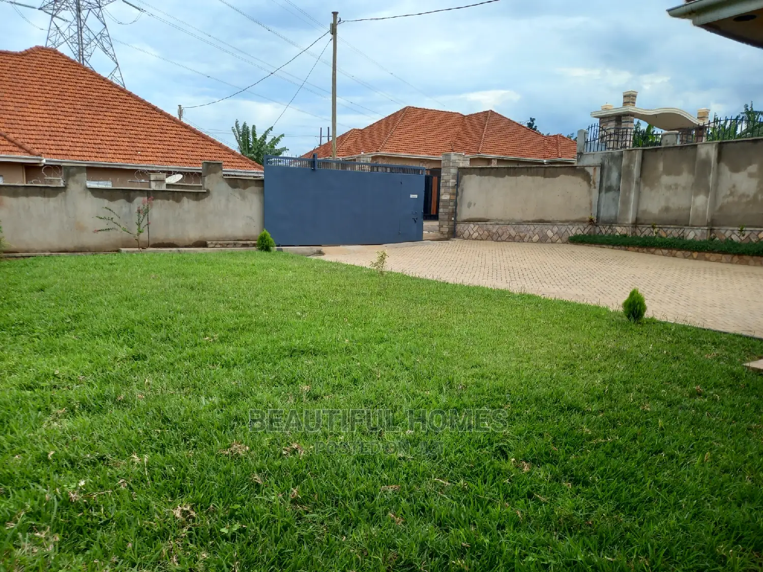 Furnished 4bdrm Maisonette in Kira for Sale
