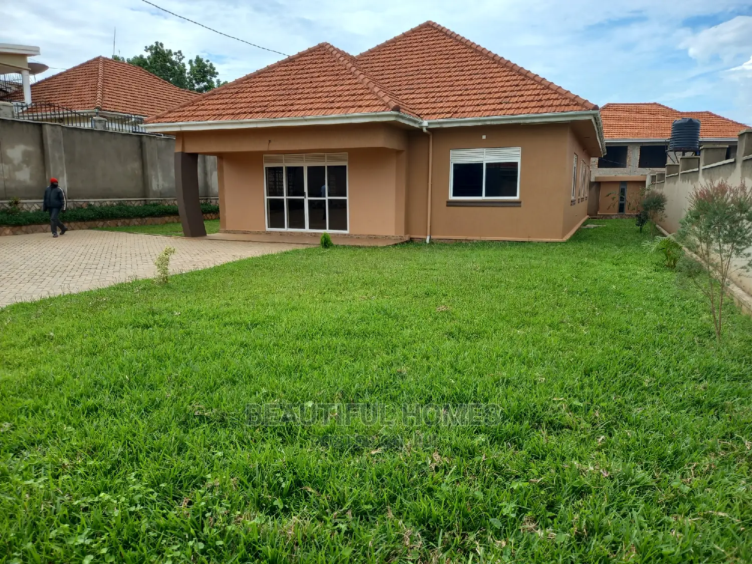 Furnished 4bdrm Maisonette in Kira for Sale