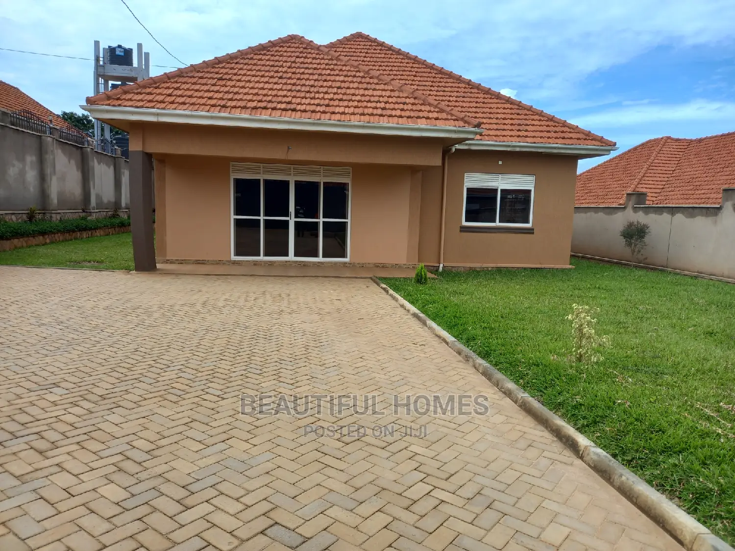 Furnished 4bdrm Maisonette in Kira for Sale