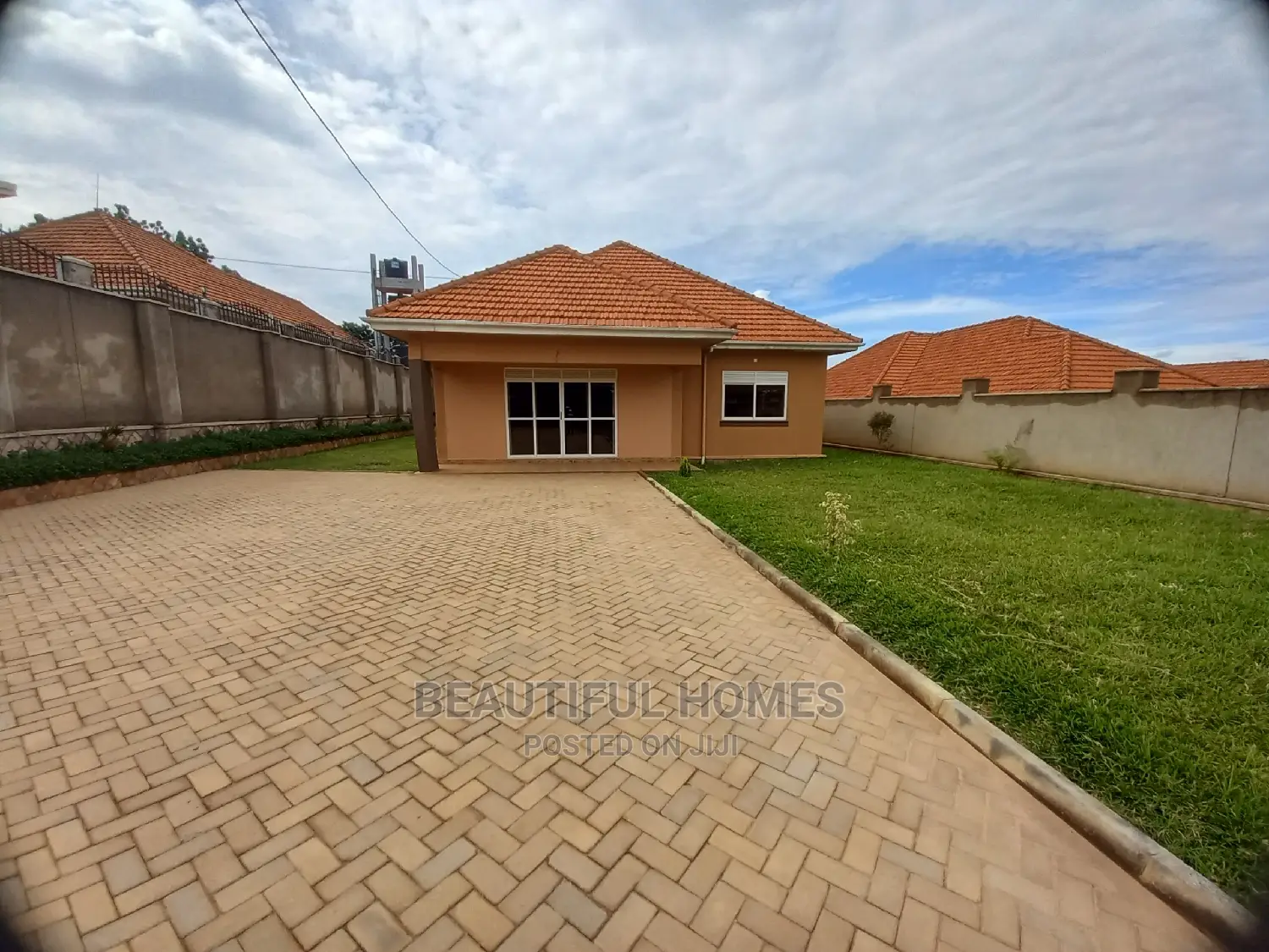 Furnished 4bdrm Bungalow in Kira Organised for Sale