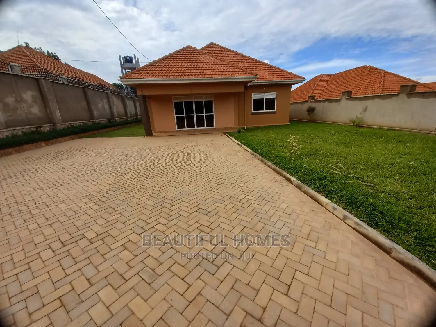 Furnished 4bdrm House in Kira for Sale