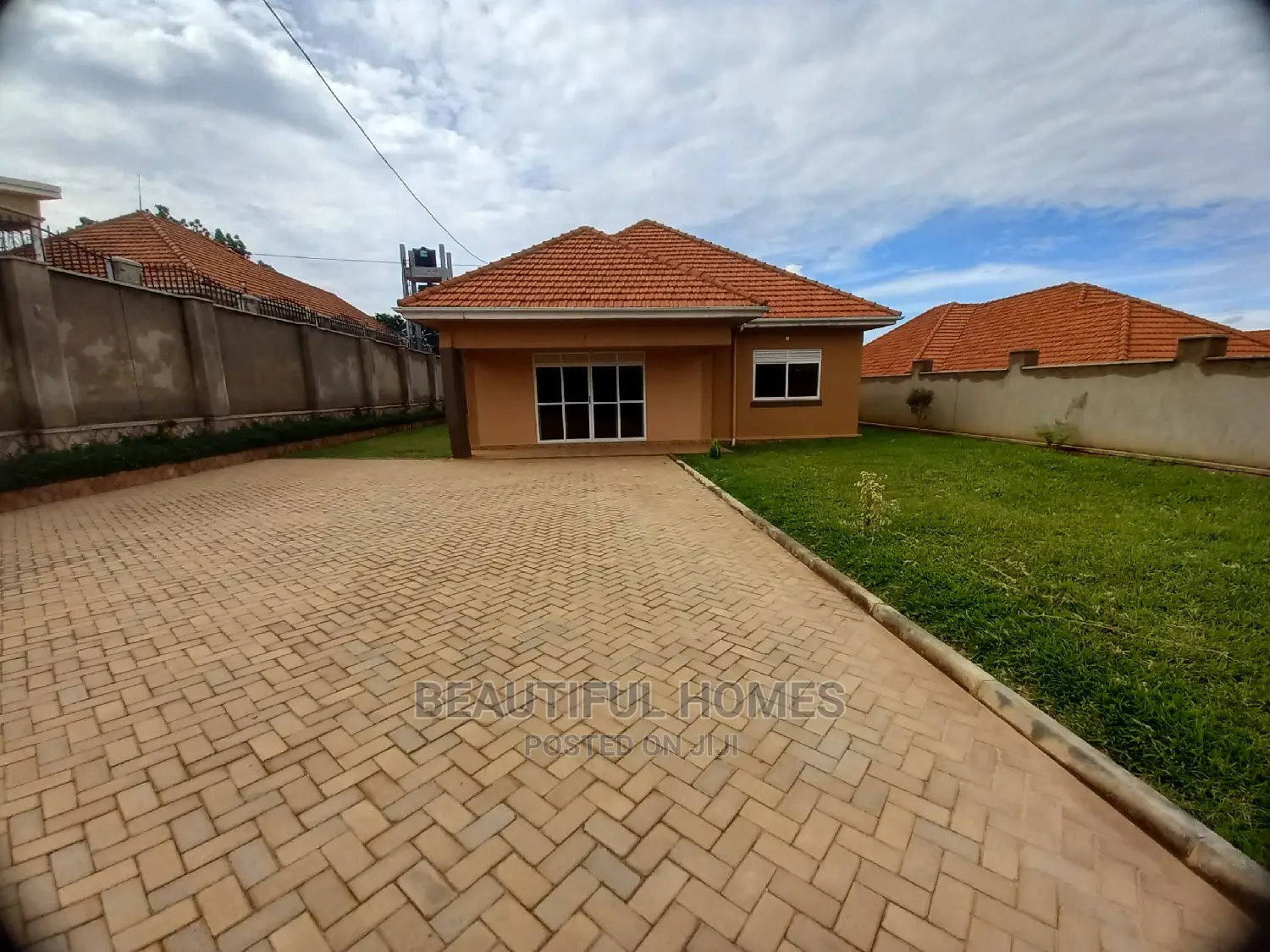 Furnished 4bdrm House in Kira for Sale