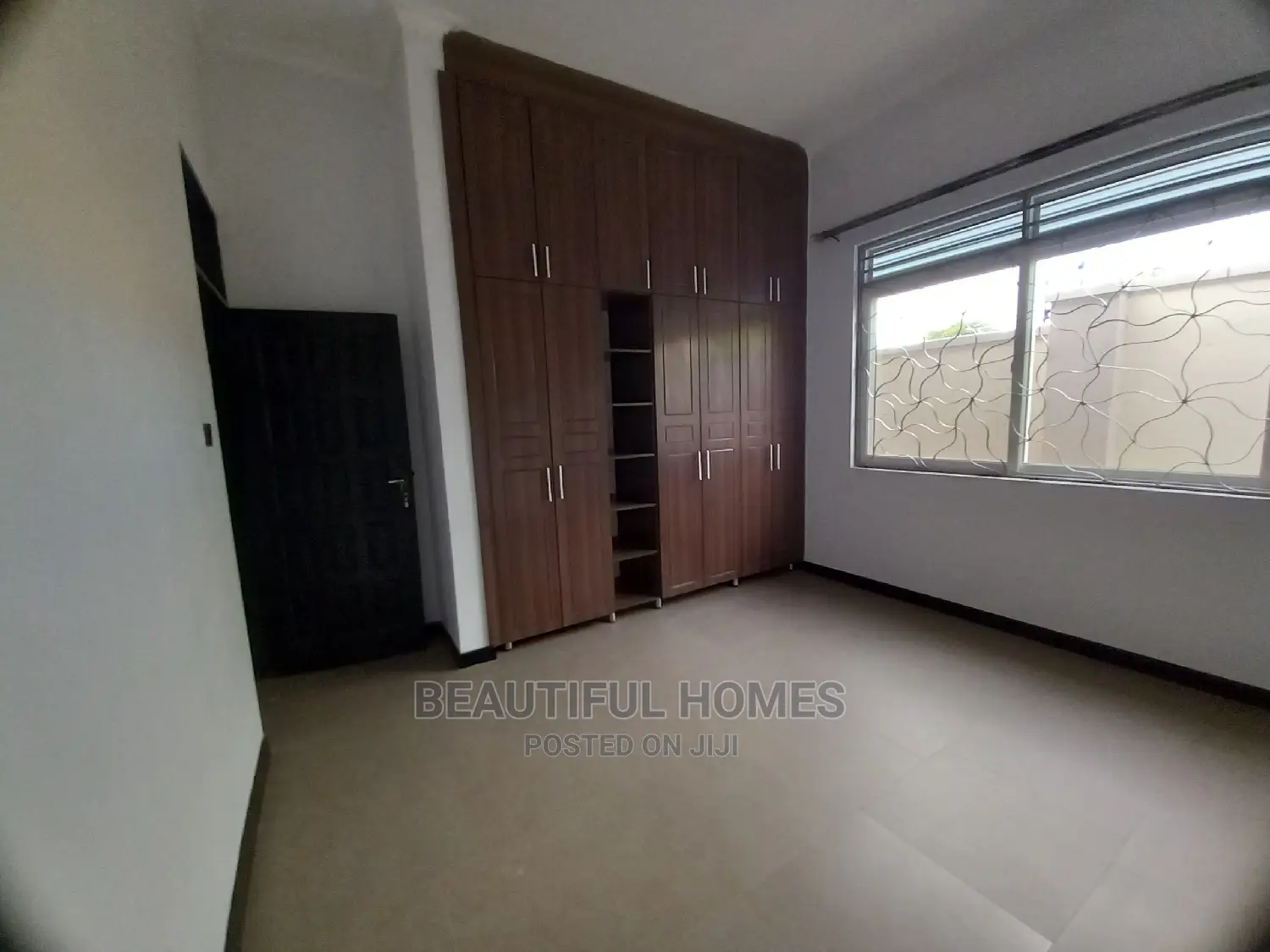 Furnished 4bdrm House in Kira for Sale