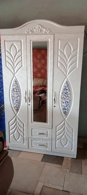 Brand New Woodrob