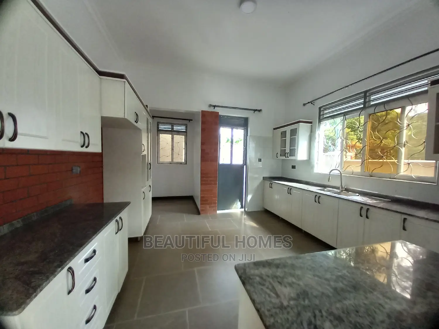 Furnished 4bdrm House in Kira Mamerito for Sale