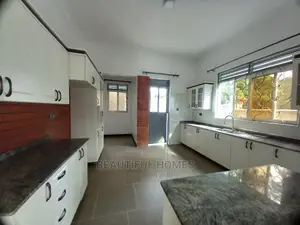 Furnished 4bdrm House in Kira Mamerito for Sale