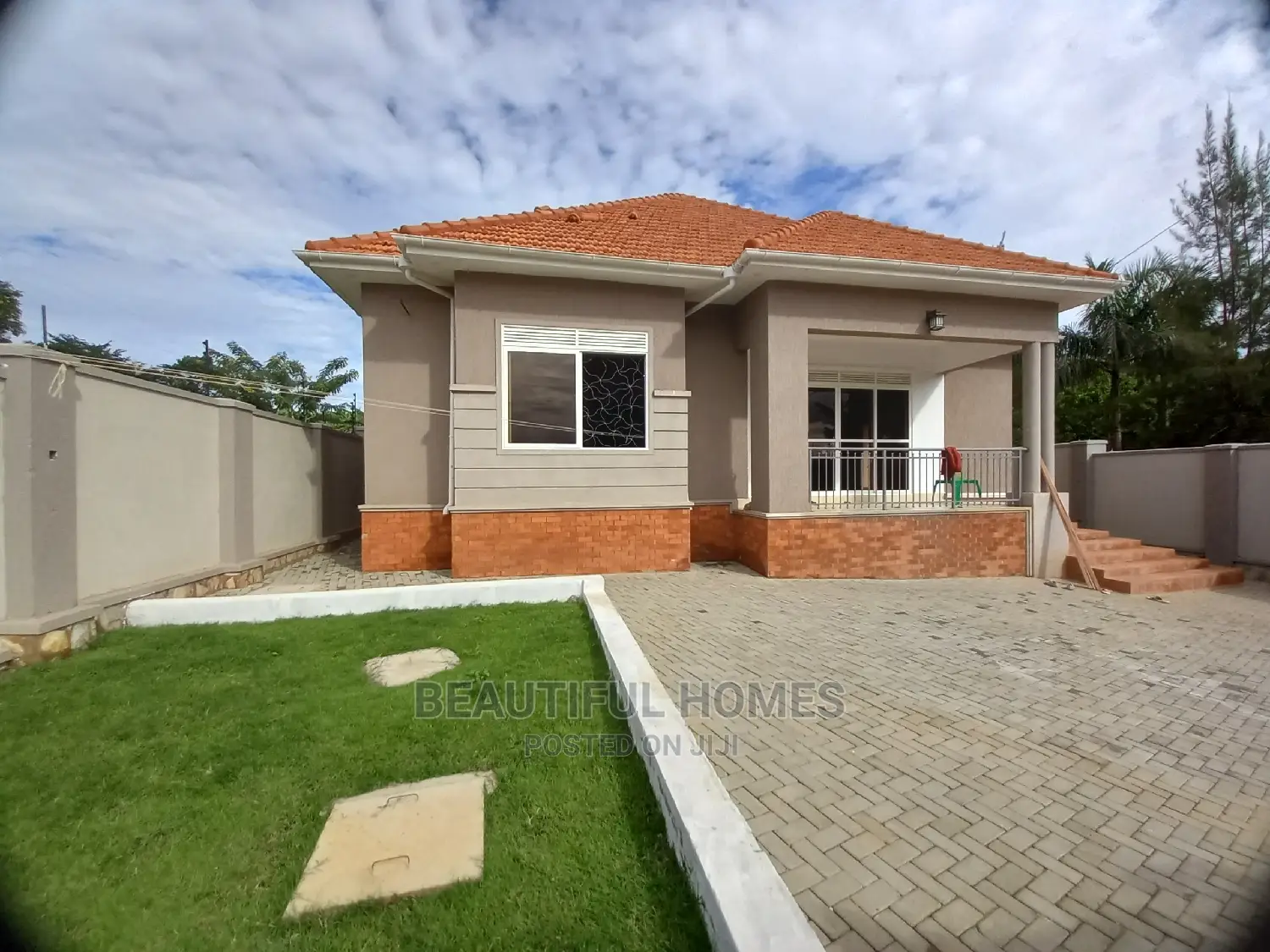 Furnished 4bdrm House in Kira Richer Estate for Sale