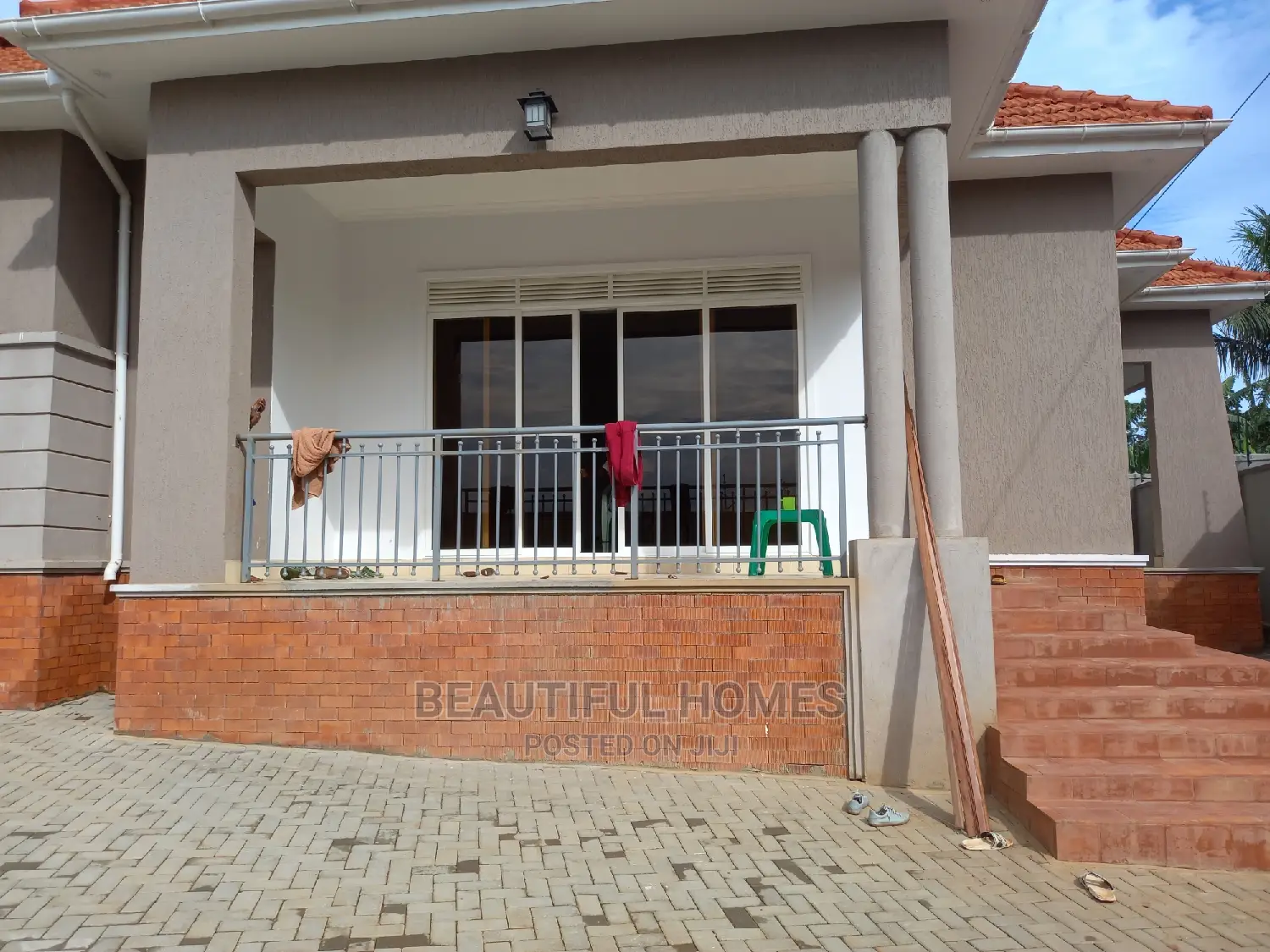Furnished 4bdrm House in Kira Richer Estate for Sale