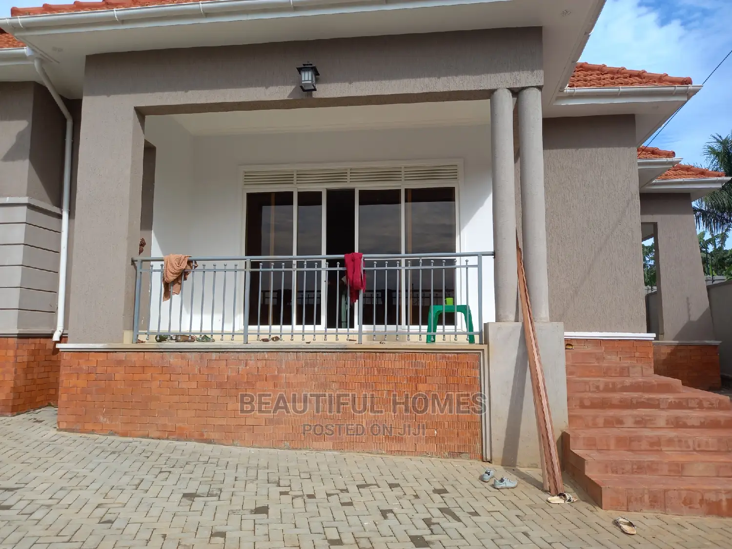 Furnished 4bdrm House in Kira Richer Estate for Sale