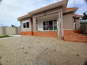 Furnished 4bdrm House in Kira Heights for Sale
