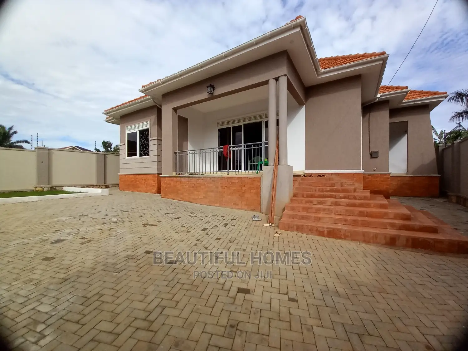 Furnished 4bdrm Bungalow in Kira for Sale