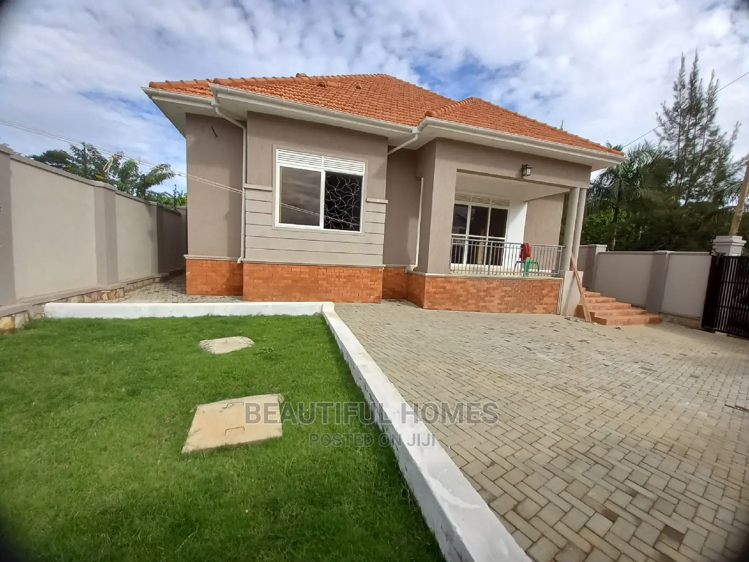 Furnished 4bdrm Bungalow in Kira for Sale