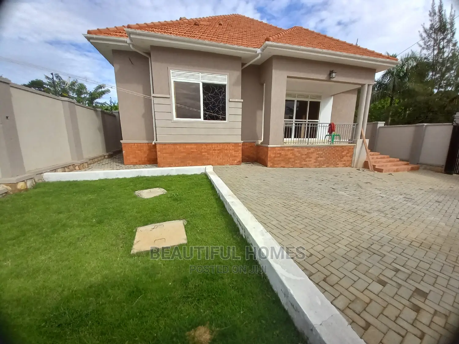 Furnished 4bdrm Bungalow in Kira for Sale