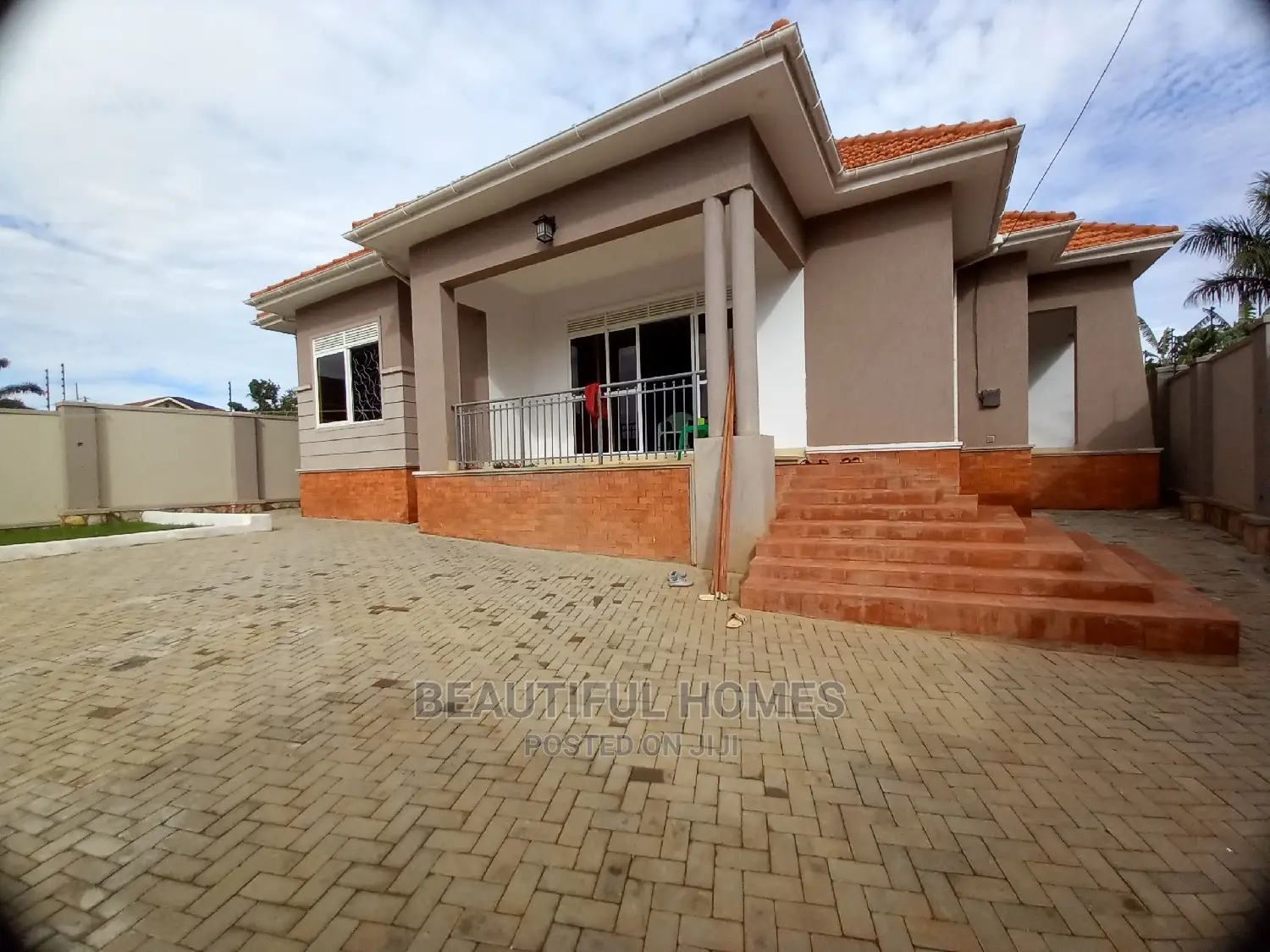 Furnished 4bdrm Bungalow in Kira for Sale