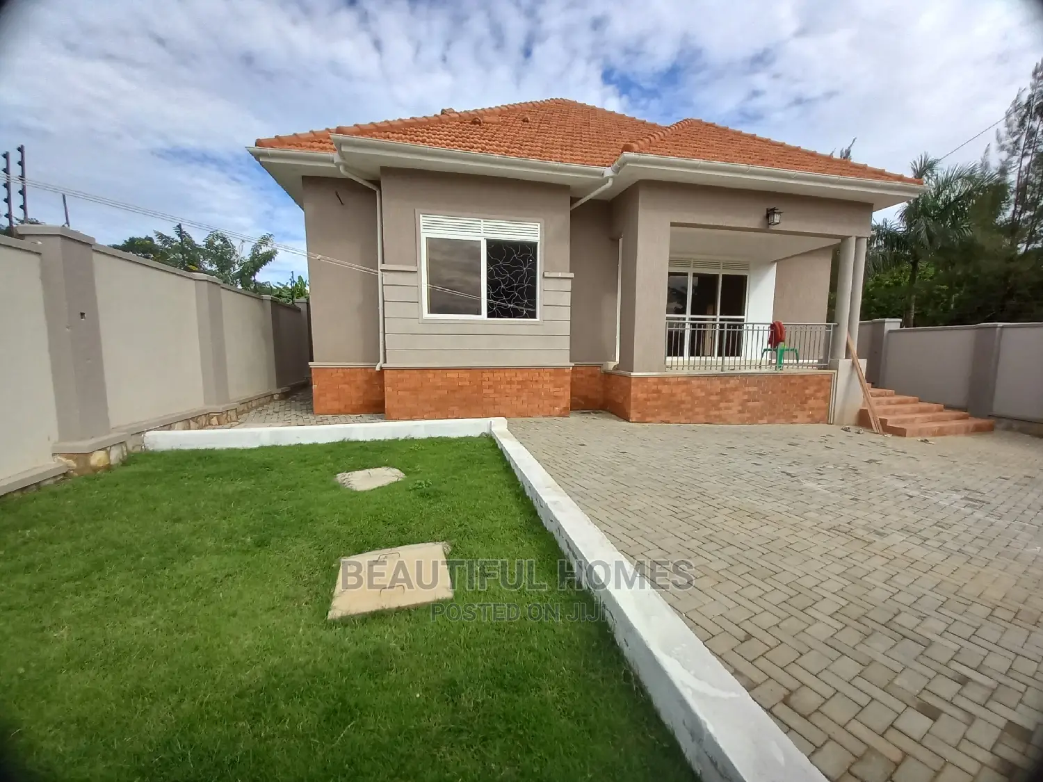 Furnished 4bdrm Bungalow in Kira First Class for Sale