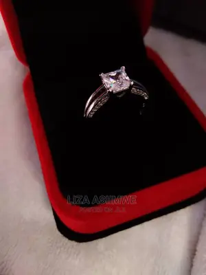 Quality Engagement Rings Available With the Ring Box
