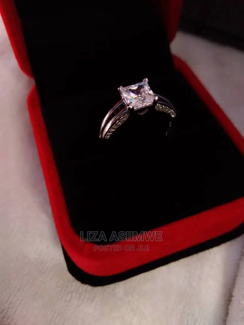 Quality Engagement Rings Available With the Ring Box